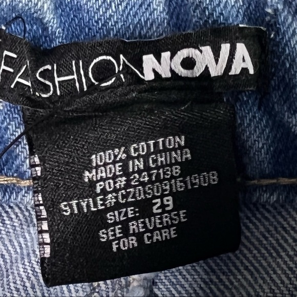 NWT FashionNova Take Me To The Concert Denim Jean Distressed Shorts Size 29 - Picture 10 of 12
